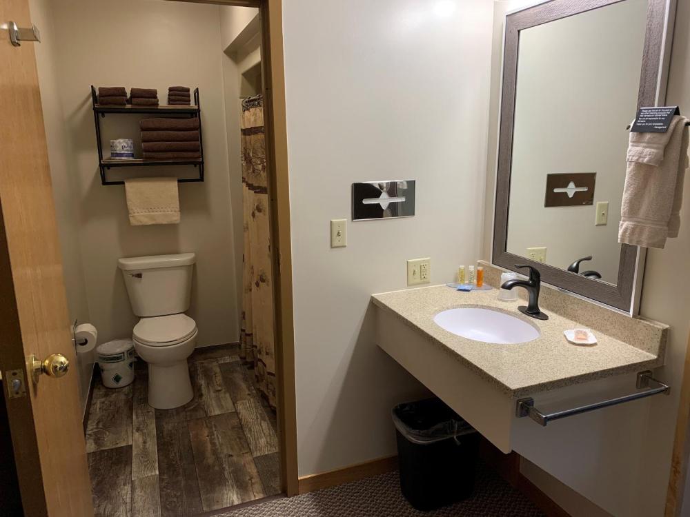 King Room with Spa Bath interior
